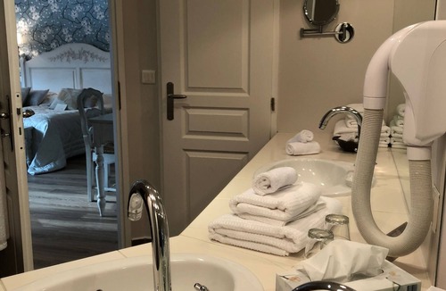 Savas Hotel | Auberge du Lac