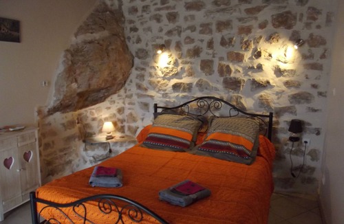 Lodeve Bed & Breakfast | Auberge Du Mazet