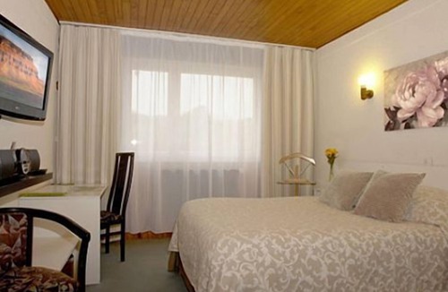 Rouvres-en-Xaintois Hotel | Auberge du Parc