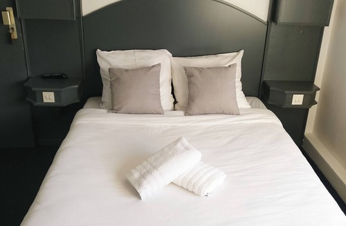 Bourg-et-Comin Hotel | AUBERGE DU PARC