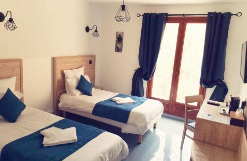 Puget-Rostang Hotel | Auberge Du Riou