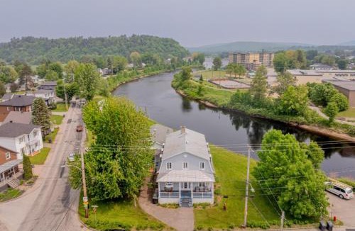 Saint-Raymond Hostel | Auberge du vieux pont