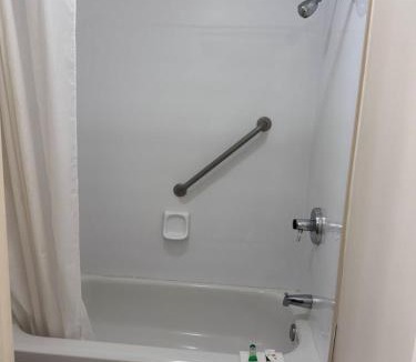 Algoma District Hotel | Auberge Eldo Inn