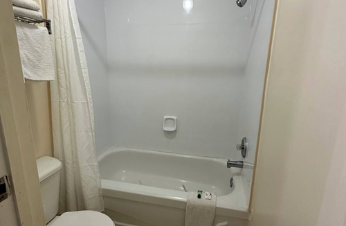 Blind River Hotel | Auberge Eldo Inn