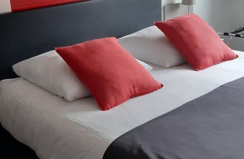 Les Hautes-Rivieres Hotel | AUBERGE EN ARDENNE