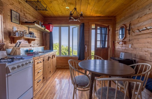 Gaspe Cabin | Auberge et Chalets Griffon Aventure