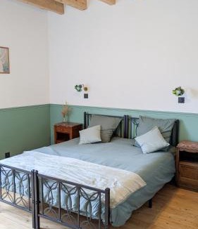 Saint-Leger-sous-Beuvray House | Auberge de la Belette Cendrée