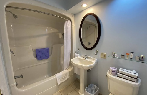 Baddeck Hotel | Auberge Gisele's Inn