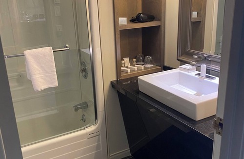 Trois-Rivieres Hotel | Auberge Godefroy