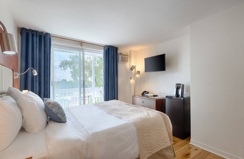 Saint-Marc-sur-Richelieu Hotel | Auberge Handfield