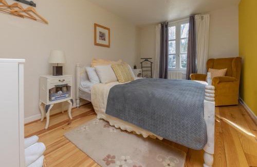 Segur-le-Chateau Bed & Breakfast | Auberge Henri IV