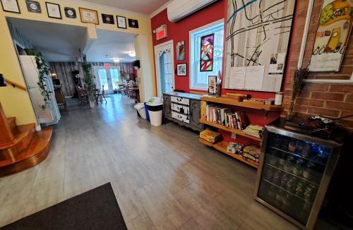 Charny Hostel | Auberge Jeunesse à Loulou