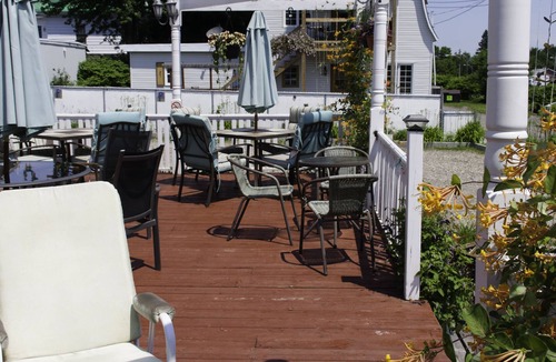 Charny Hostel | Auberge Jeunesse à Loulou - Double Private Room #A3 with Private Washroom