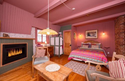 Pointe-au-Pic Bed & Breakfast | Auberge la Romance