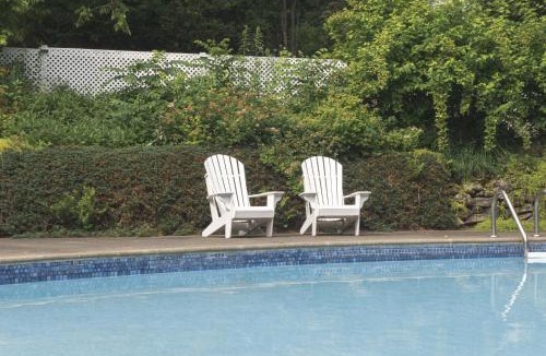 Knowlton Hotel | Auberge Lakeview Inn