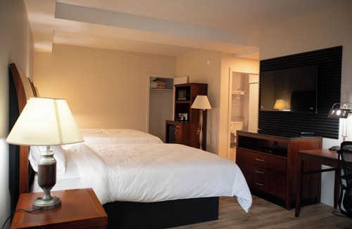 Alfred Hotel | Auberge Le Chardo Inn