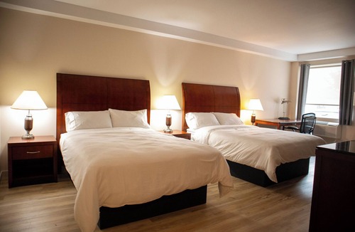 Alfred Hotel | Auberge Le Chardo Inn