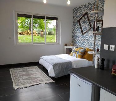 Montpezat-de-Quercy Hotel | AUBERGE LE GABACHOU