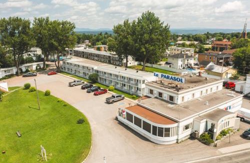 Chicoutimi Hotel | Auberge le Parasol