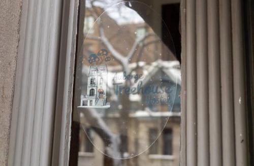 Downtown Montreal Hostel | Auberge Le Treehouse