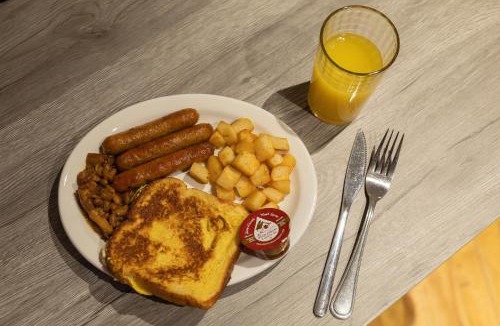 Downtown Montreal Hostel | Auberge Le Treehouse