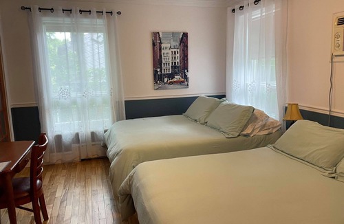 Jonquiere Hotel | Auberge Les Deux Tours