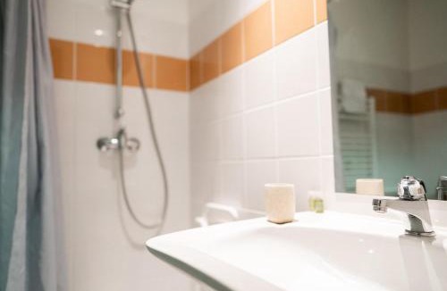 Pierlas Hotel | Auberge Lou Poumié