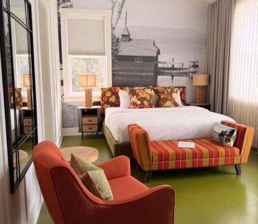 Georgeville Hotel | Auberge McGowan