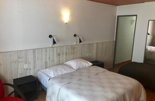 Saint-Martin-d'Uriage Hotel | AUBERGE SAINT MICHEL