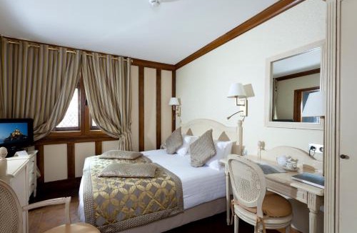 Le Mont-Saint-Michel Hotel | Auberge Saint Pierre