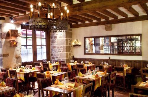 Le Mont-Saint-Michel Hotel | Auberge Saint Pierre