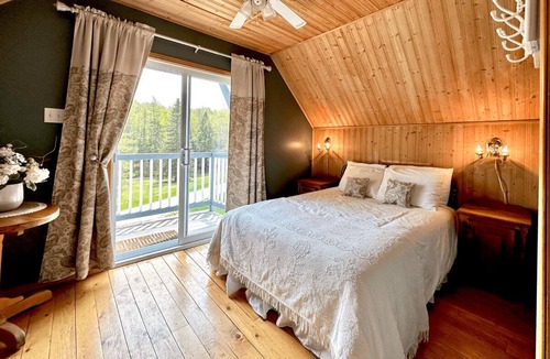 Harrington Hotel | Auberge Val Carroll