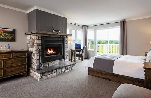 Lac-Brome Hotel | Auberge West Brome