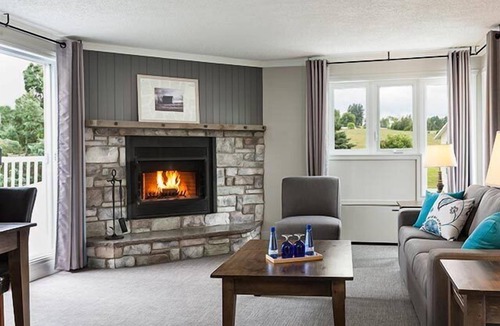 Lac-Brome Hotel | Auberge West Brome