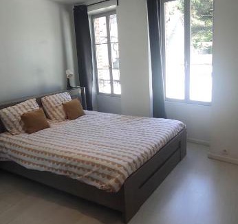 Aubigny-sur-Nere Apartment | AUBIGNY appartement centre ville 1e étage