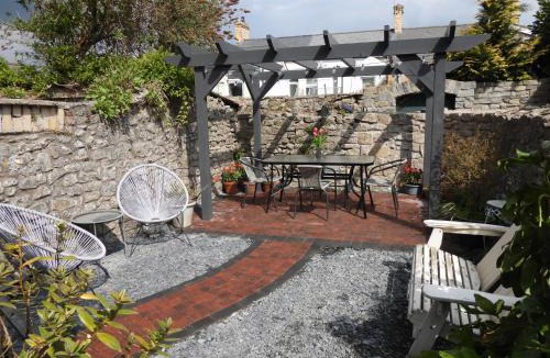 Cowbridge House | Aubrey Cottage