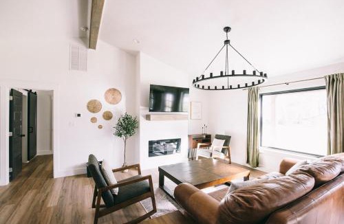 Aubrey House | Aubrey Downtown Charmer - Smart TVs in every room!