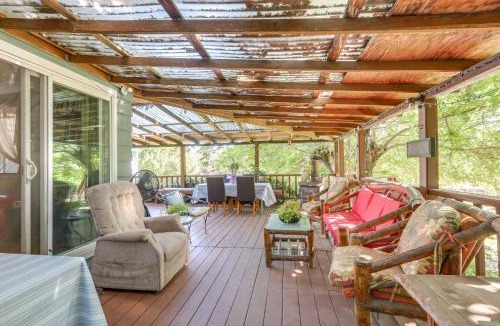 North Auburn House | Auburn Cottage w/Patios & Garden - 3 Mi to Town!