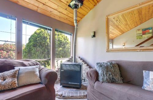 North Auburn House | Auburn Cottage w/Patios & Garden - 3 Mi to Town!