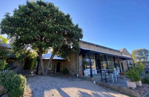 Upper Wakefield Apartment | Auburn Garden Suites