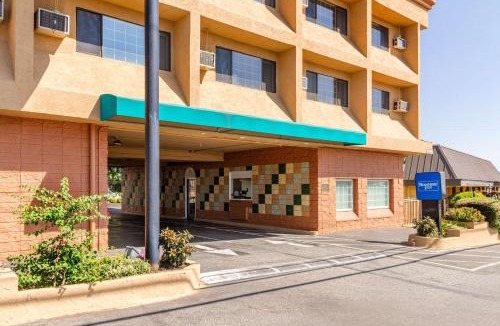 North Auburn Hotel | Auburn House Hotel
