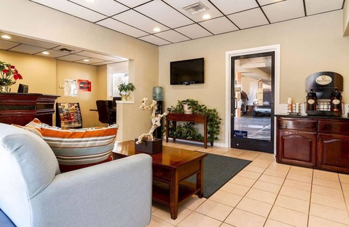 North Auburn Hotel | Auburn House Hotel