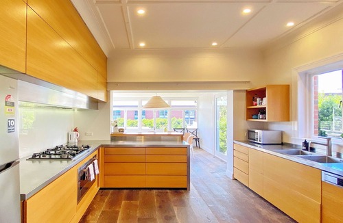 Grafton Villa | Auckland City Oasis + Pool