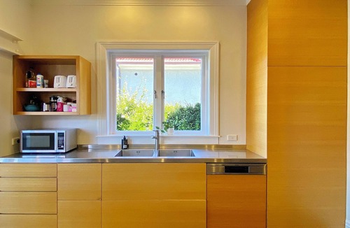 Grafton Villa | Auckland City Oasis + Pool