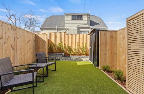 Te Atatu Peninsula House | Auckland Peninsula Stunner