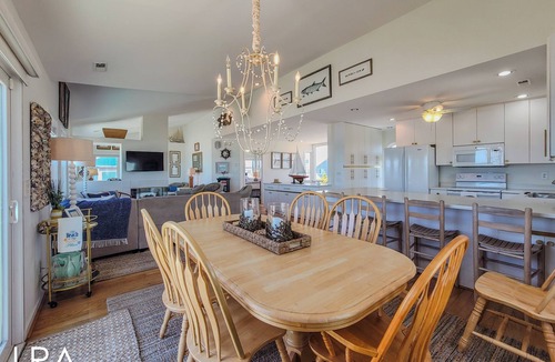 Surf City House | Audrey’s Pearl: Chic Beachfront Retreat