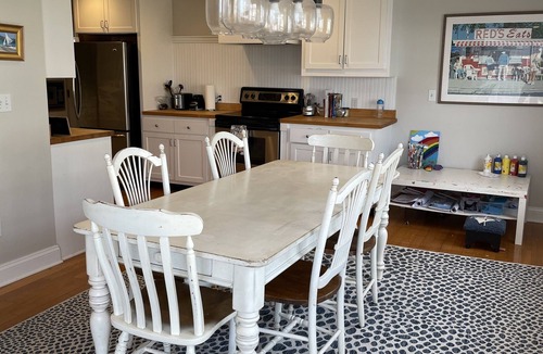Rowayton House | August Rental! - Rowayton house steps away from private beach