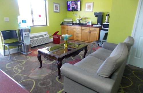 National Hills Hotel | Augusta Best Inn