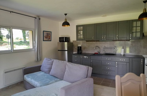 Cambes Apartment | Augusta, comfort, nature and animals