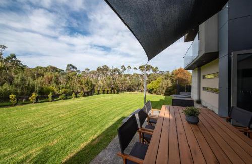 Mount Martha House | Augusta Private Acre Escape in Mount Martha with pool